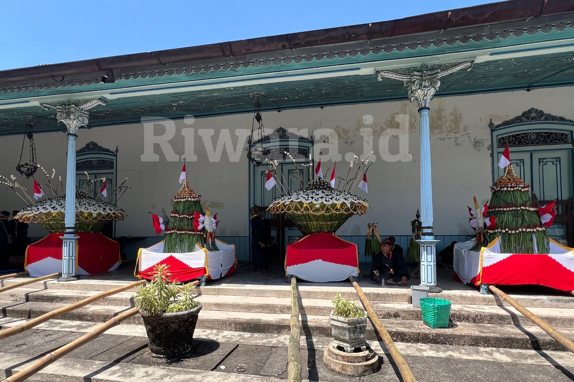 Ribuan Orang Berebut Gunungan Kraton Surakarta, Ternyata Ini Makna Sebenarnya di Baliknya